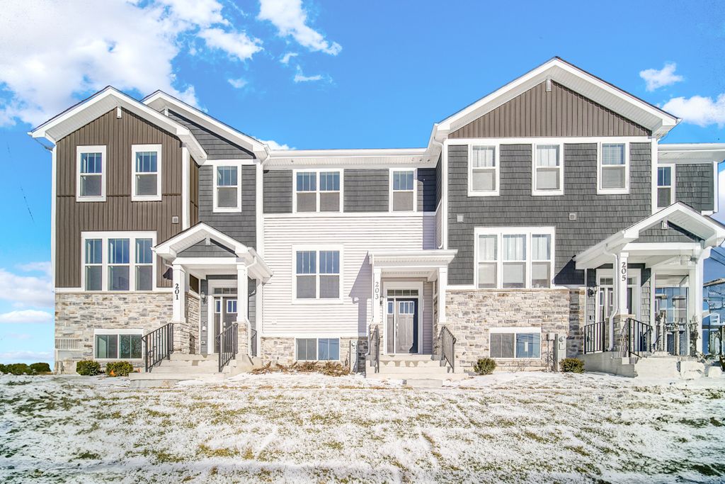 203 Settlers Place 203, West Dundee, IL 60118