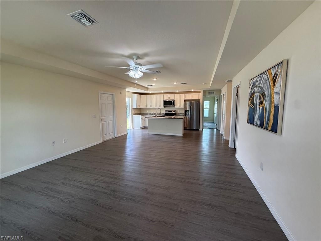 557 Oakshire LN, LEHIGH ACRES, FL 33972 — photo 3