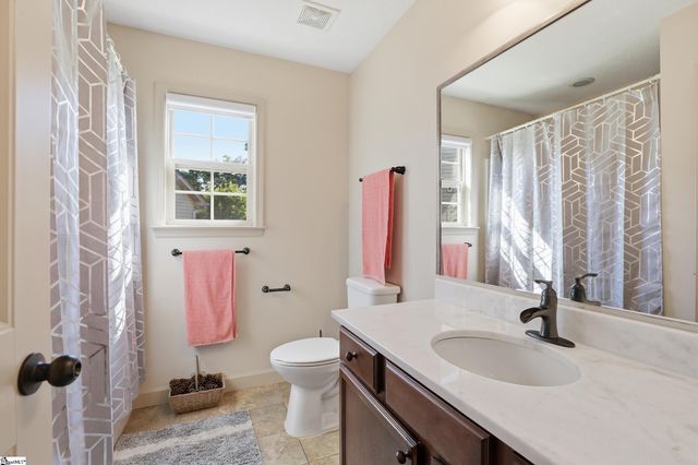 870 Vandenburg Drive, Boiling Springs, SC 29316