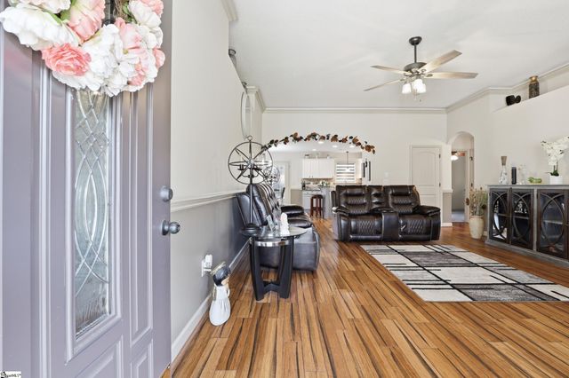 870 Vandenburg Drive, Boiling Springs, SC 29316