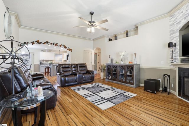 870 Vandenburg Drive, Boiling Springs, SC 29316