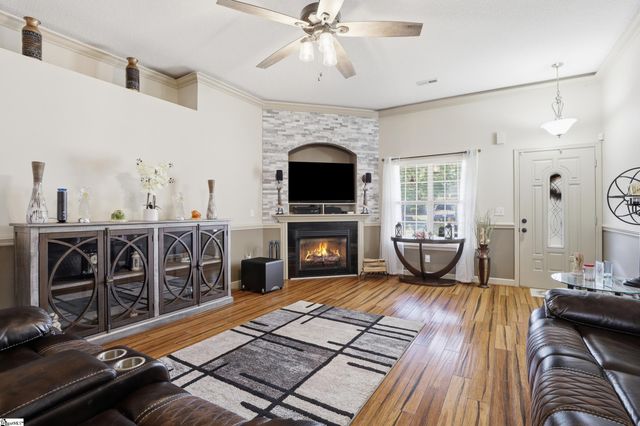 870 Vandenburg Drive, Boiling Springs, SC 29316