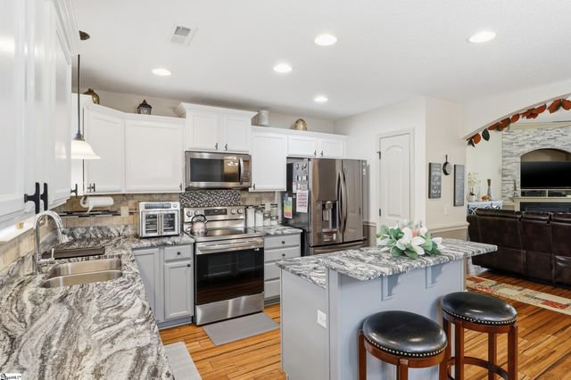 870 Vandenburg Drive, Boiling Springs, SC 29316
