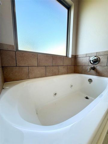 3705 Lambeth Street, Mustang, OK 73064