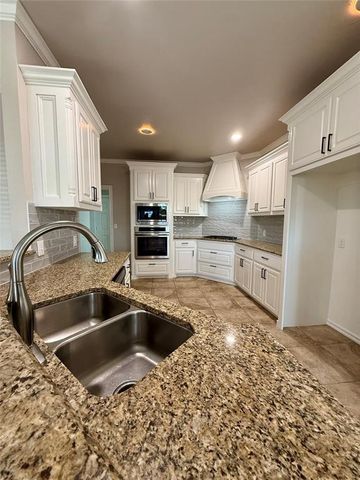 3705 Lambeth Street, Mustang, OK 73064