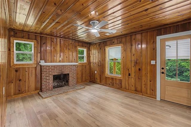 2115 Kings Road, Dalton, GA 30720