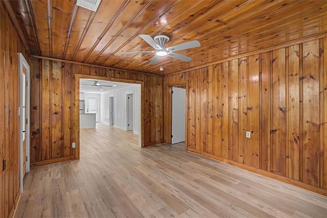 2115 Kings Road, Dalton, GA 30720