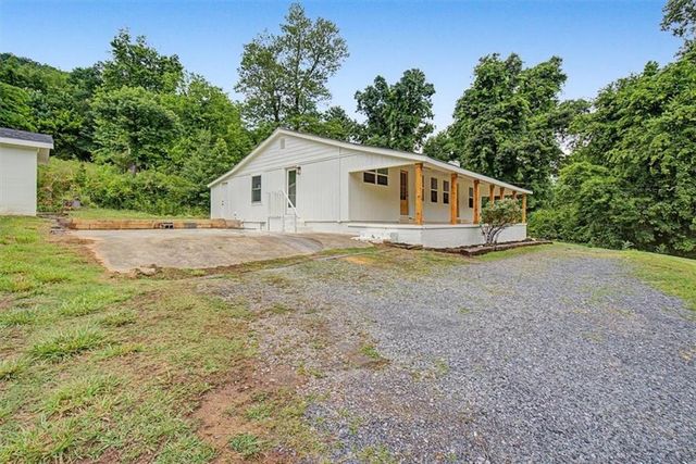 2115 Kings Road, Dalton, GA 30720
