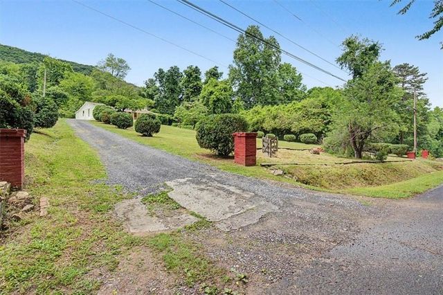 2115 Kings Road, Dalton, GA 30720