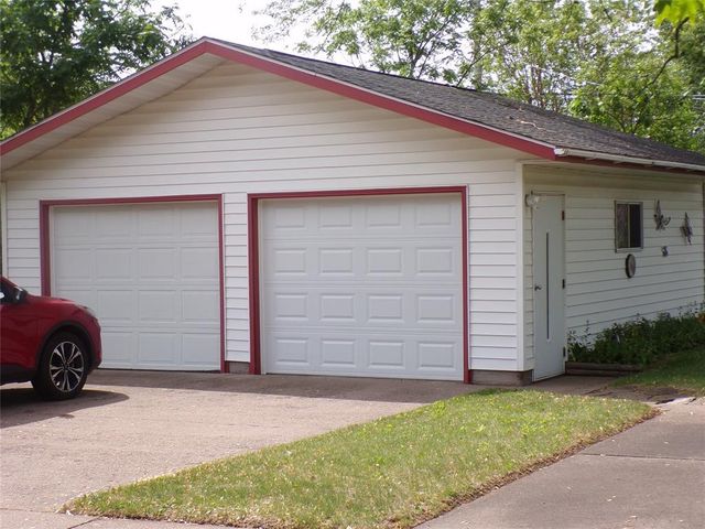 315 E Wisconsin Street, Chippewa Falls, WI 54729