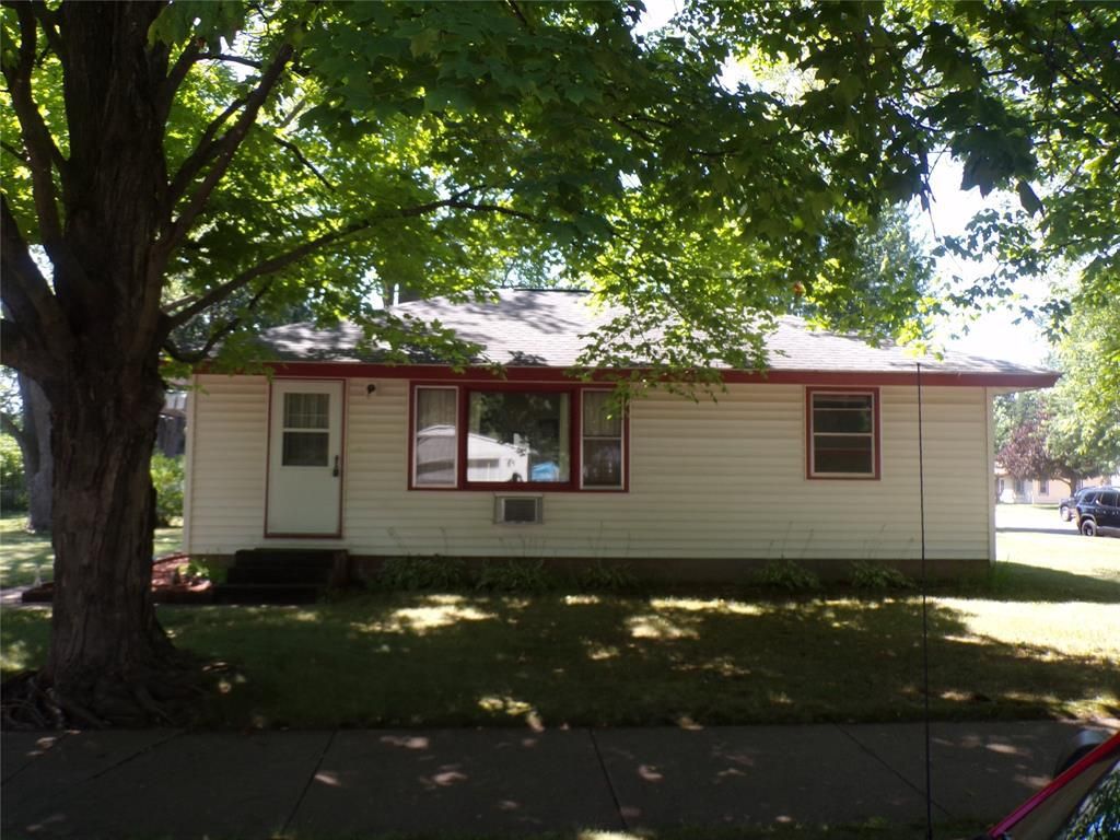 315 E Wisconsin Street, Chippewa Falls, WI 54729
