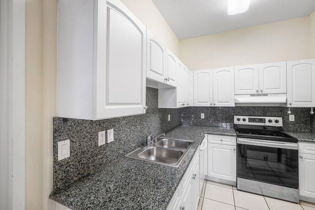 2501 Venetian Court, Boynton Beach, FL 33426