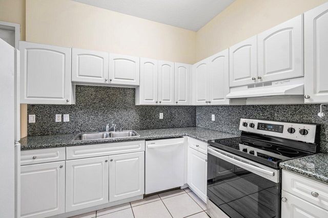 2501 Venetian Court, Boynton Beach, FL 33426