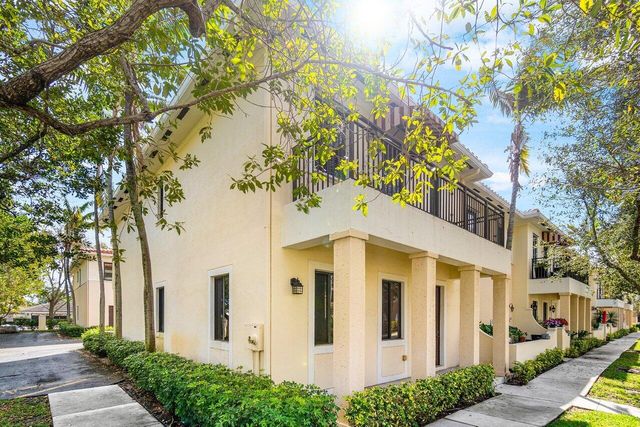 2501 Venetian Court, Boynton Beach, FL 33426