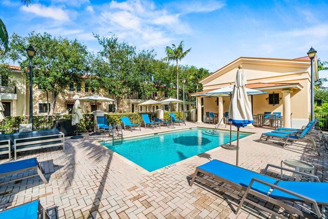 2501 Venetian Court, Boynton Beach, FL 33426