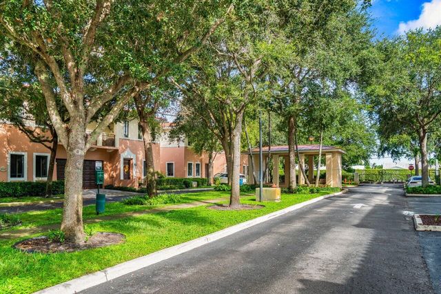 2501 Venetian Court, Boynton Beach, FL 33426
