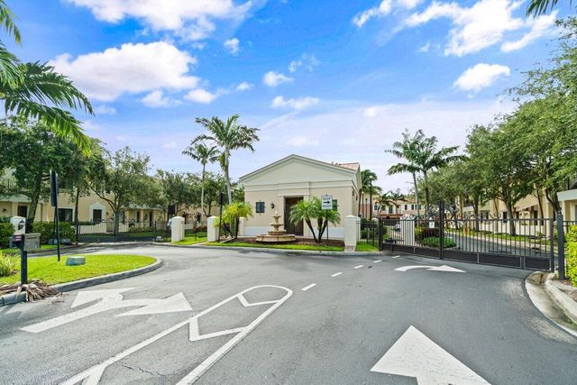 2501 Venetian Court, Boynton Beach, FL 33426