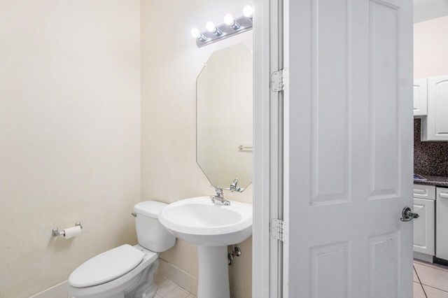 2501 Venetian Court, Boynton Beach, FL 33426