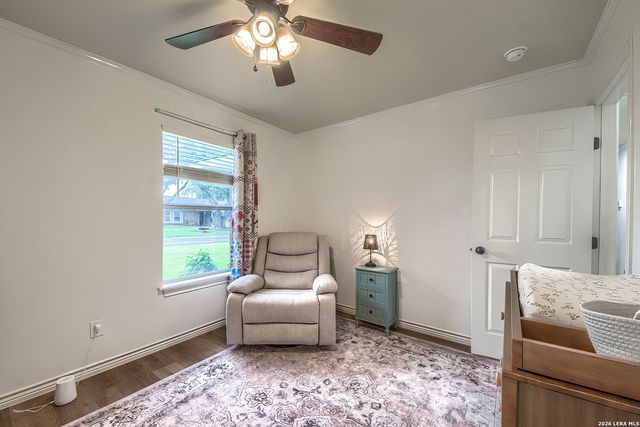 127 Hillcrest Dr, La Vernia, TX 78121