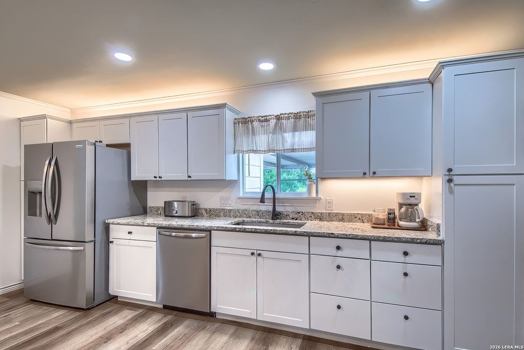 127 Hillcrest Dr, La Vernia, TX 78121