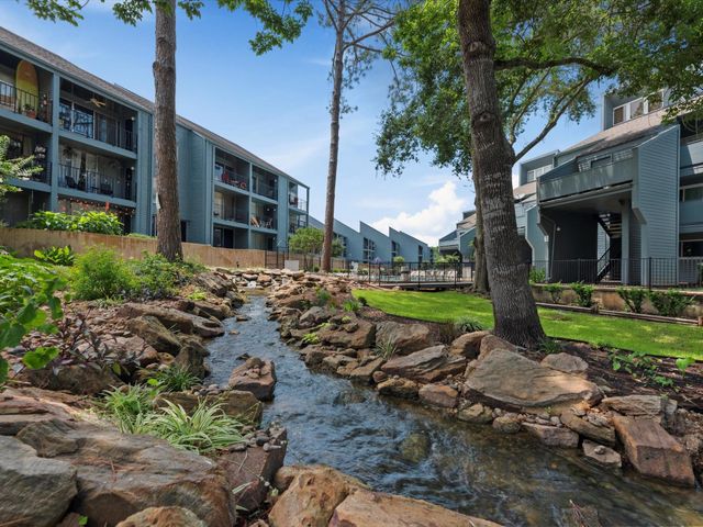 12500 Melville Drive 246D, Montgomery, TX 77356