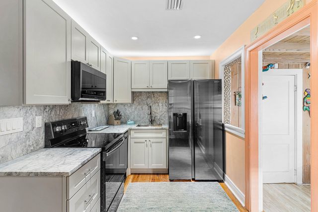 411 3rd Avenue N, Lake Worth Beach, FL 33460