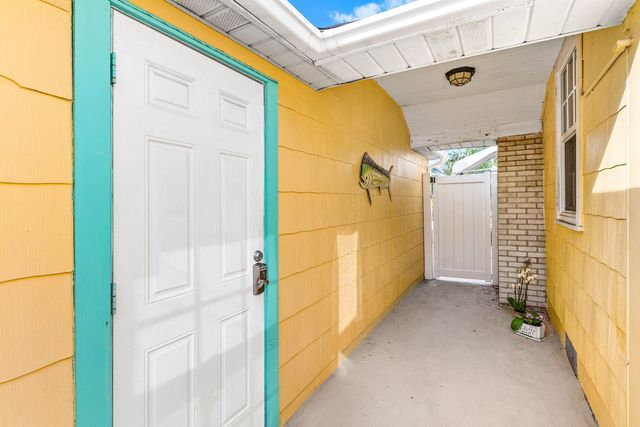 411 3rd Avenue N, Lake Worth Beach, FL 33460