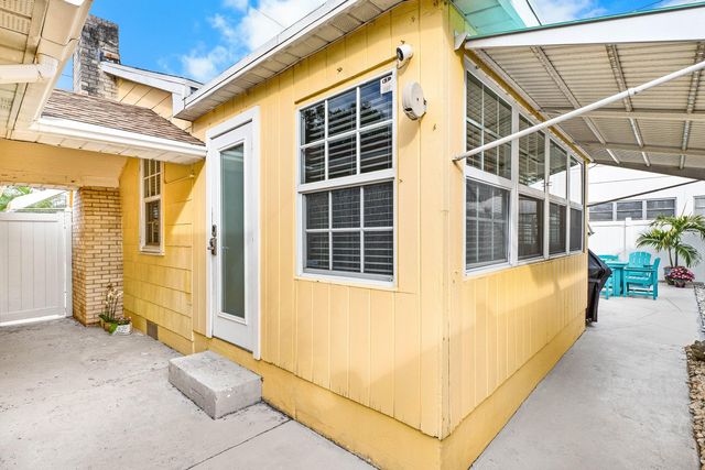 411 3rd Avenue N, Lake Worth Beach, FL 33460