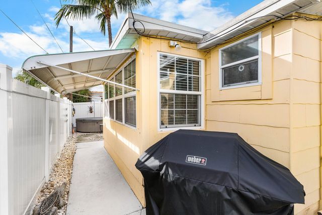 411 3rd Avenue N, Lake Worth Beach, FL 33460