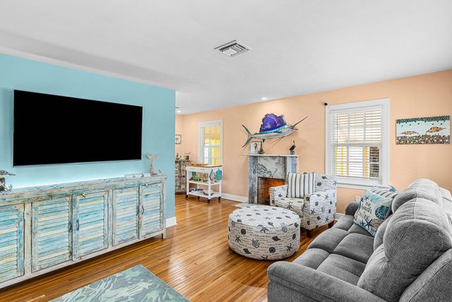 411 3rd Avenue N, Lake Worth Beach, FL 33460