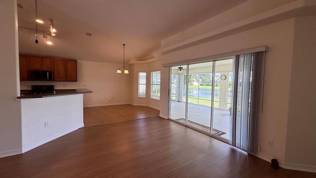 515 S Valencia Cir Circle SW, Vero Beach, FL 32968