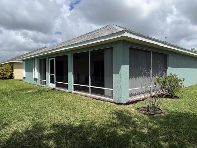 515 S Valencia Cir Circle SW, Vero Beach, FL 32968