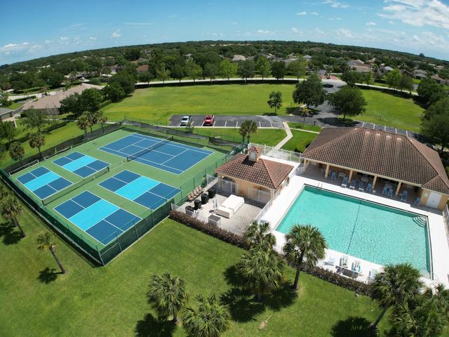 515 S Valencia Cir Circle SW, Vero Beach, FL 32968