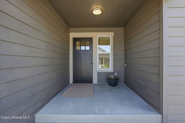 3476 N Blaze Loop, Post Falls, ID 83854