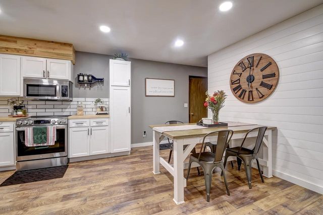 2112 Deerfield DRIVE, West Bend, WI 53090