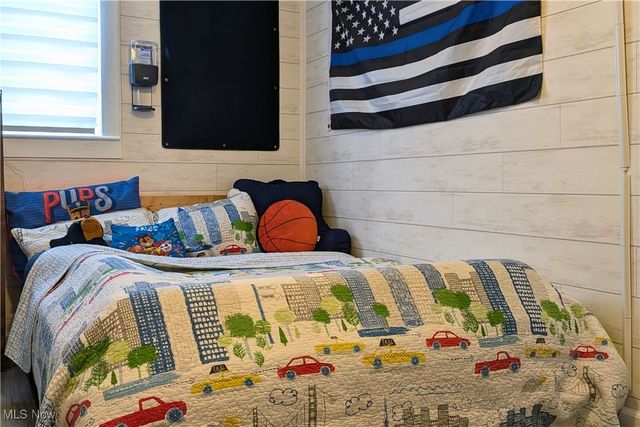 122 13th Street NE, New Philadelphia, OH 44663