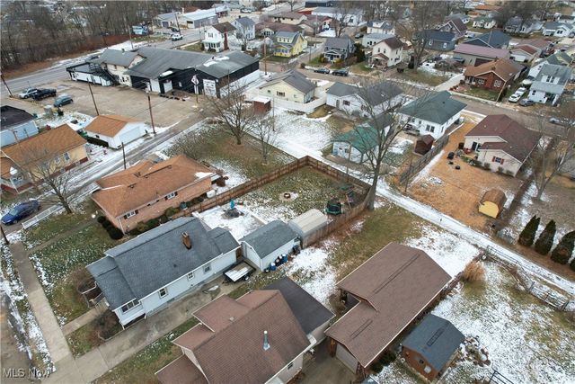 122 13th Street NE, New Philadelphia, OH 44663