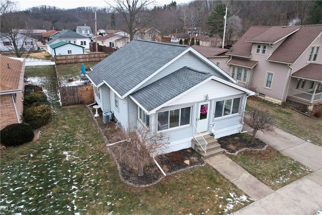 122 13th Street NE, New Philadelphia, OH 44663