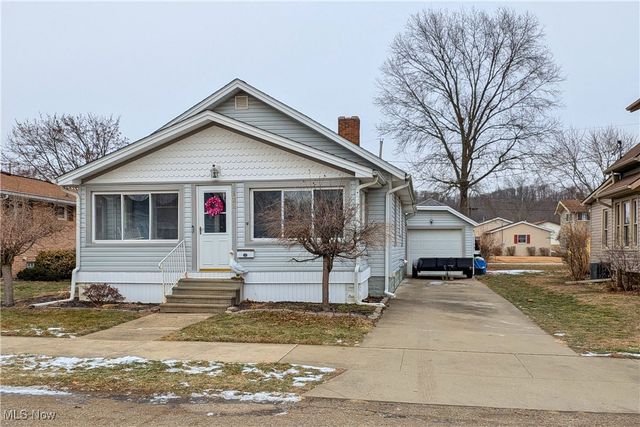 122 13th Street NE, New Philadelphia, OH 44663