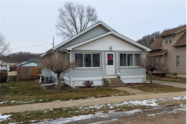 122 13th Street NE, New Philadelphia, OH 44663