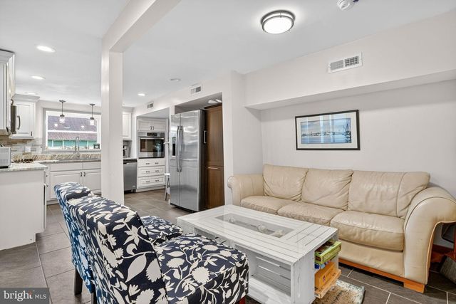 5277 MAIN ST, Chincoteague Island, VA 23336