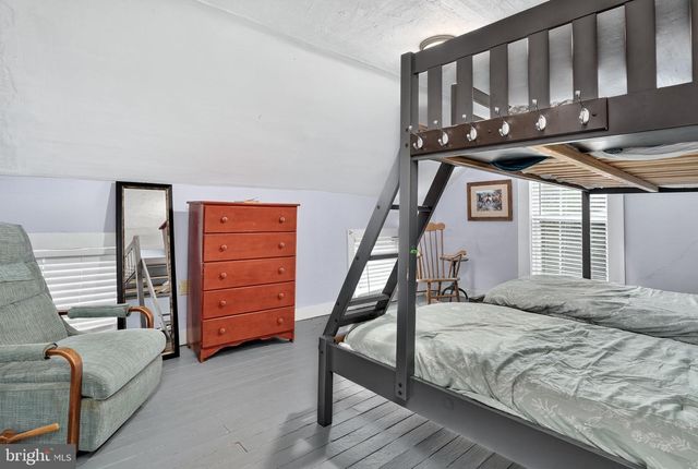 5277 MAIN ST, Chincoteague Island, VA 23336