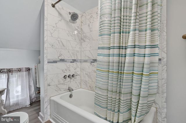 5277 MAIN ST, Chincoteague Island, VA 23336