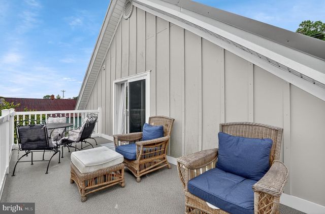 5277 MAIN ST, Chincoteague Island, VA 23336