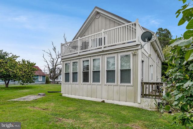 5277 MAIN ST, Chincoteague Island, VA 23336
