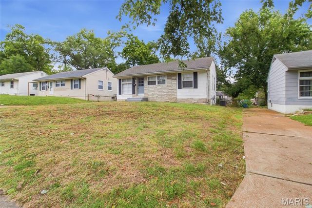 323 Crawford Road, Unincorporated, MO 63137