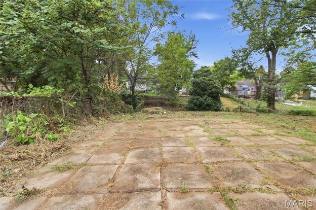 323 Crawford Road, Unincorporated, MO 63137