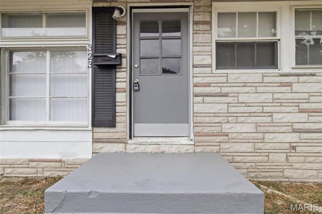 323 Crawford Road, Unincorporated, MO 63137