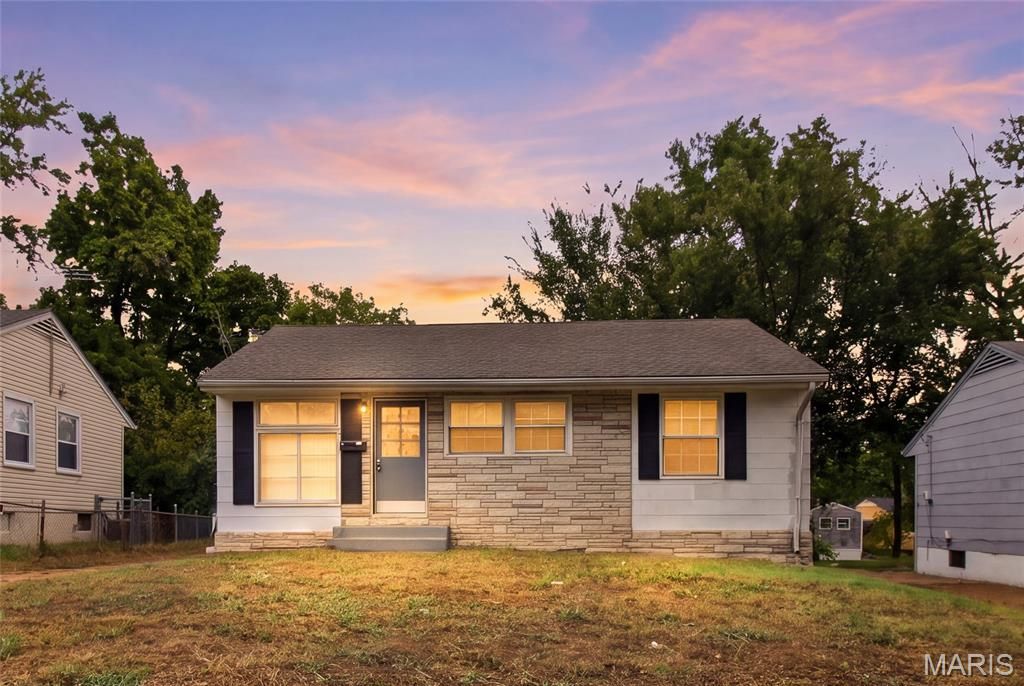 323 Crawford Road, Unincorporated, MO 63137