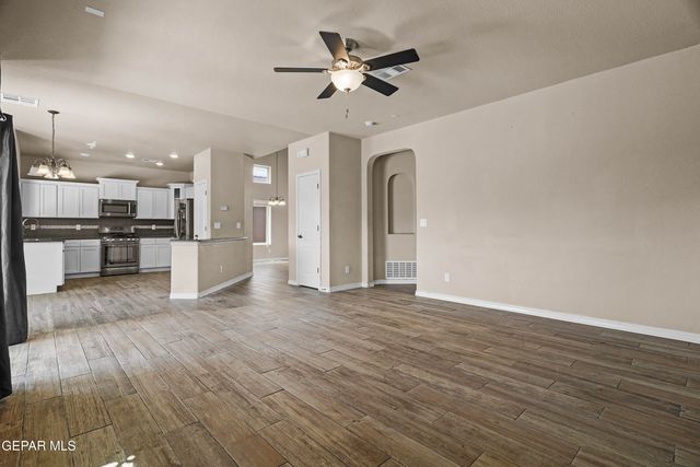 7816 ENCHANTED PATH Drive, El Paso, TX 79911